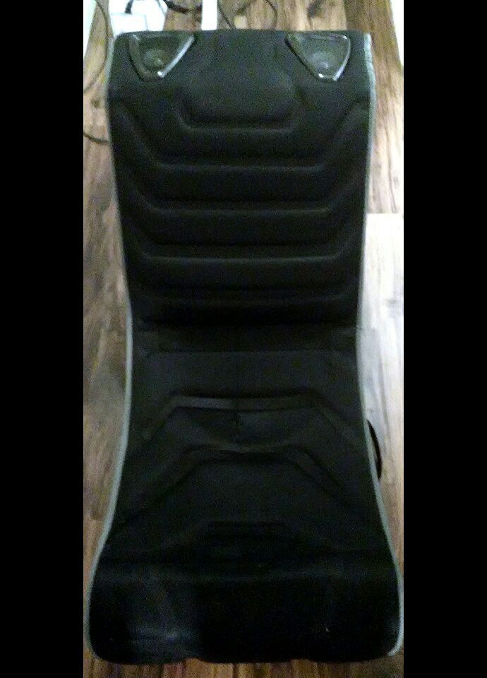 Pyramat Wireless Sound Rocker S3500-WR Gaming Chair