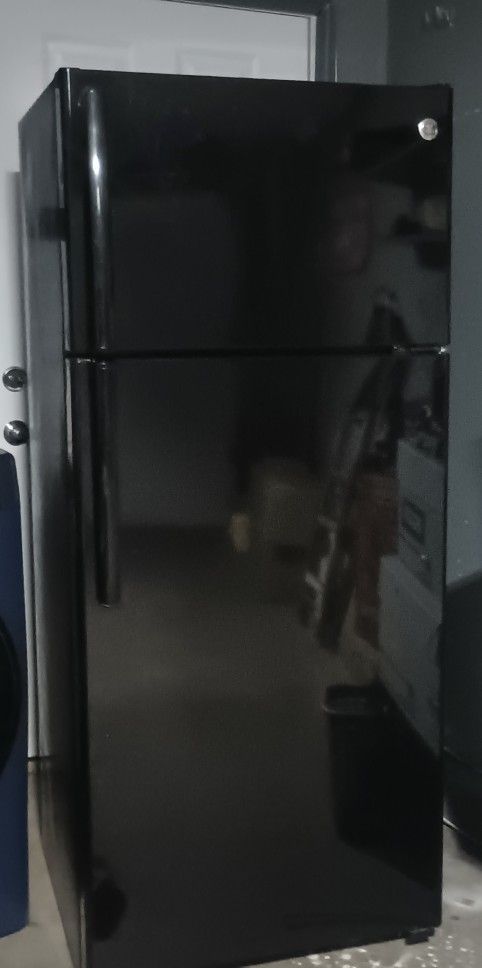 GE Fridge/Freezer