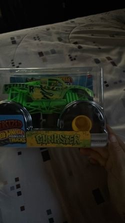 Hot Wheels Monster Trucks Gunkster Oversized Die-Cast