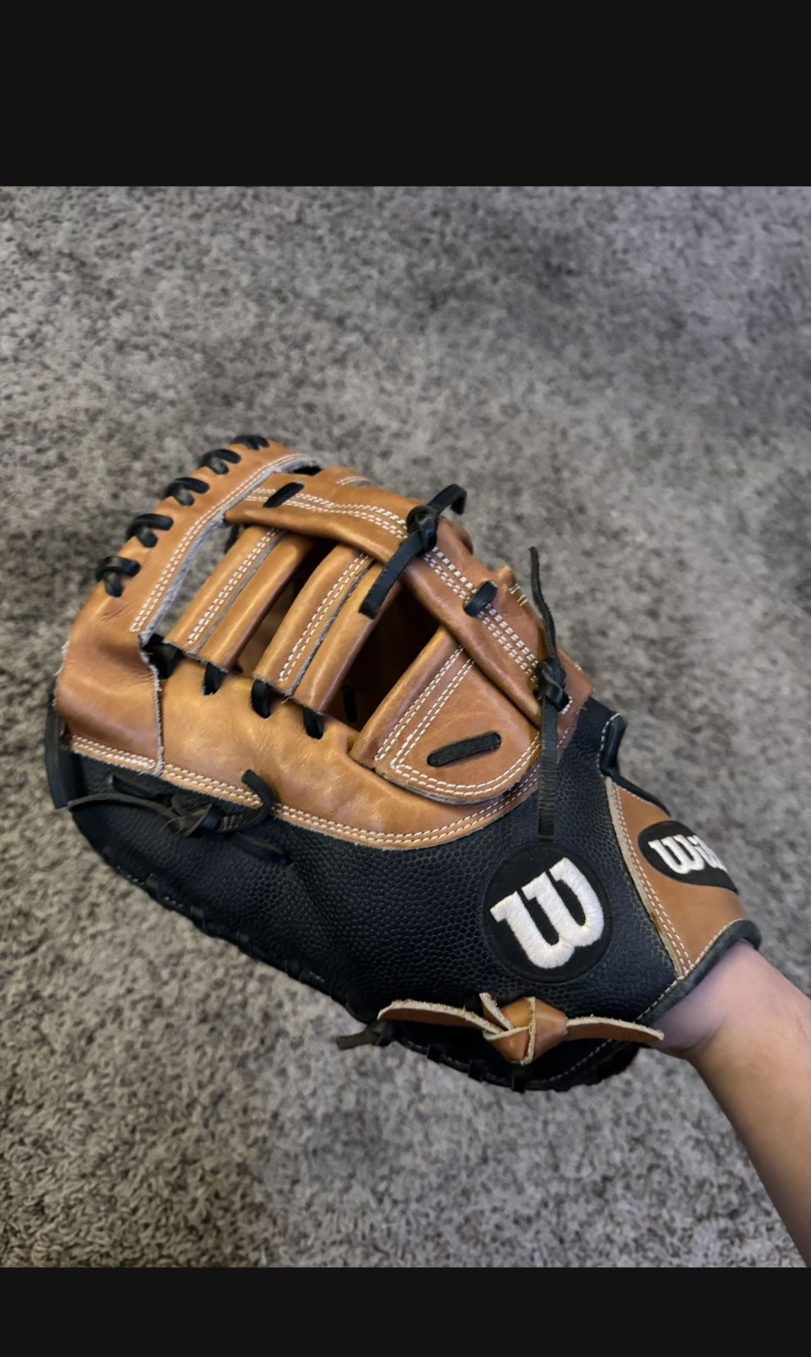 Wilson A2000 1st Base Glove