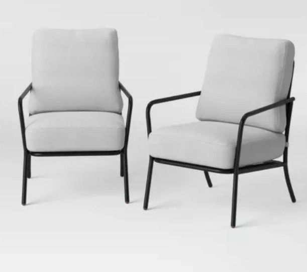 2 Outdoor Patio Chairs
