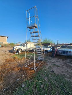Aluminum Step Ladder