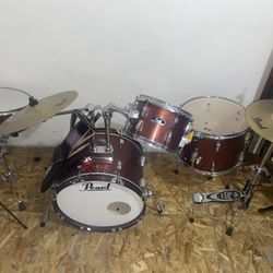 Pearl Roadshow Drum Set