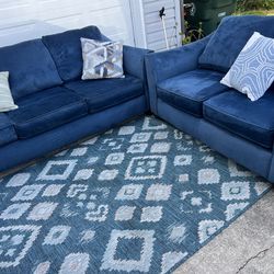 Sofa sectional two pieces is very good condition. It’s clean