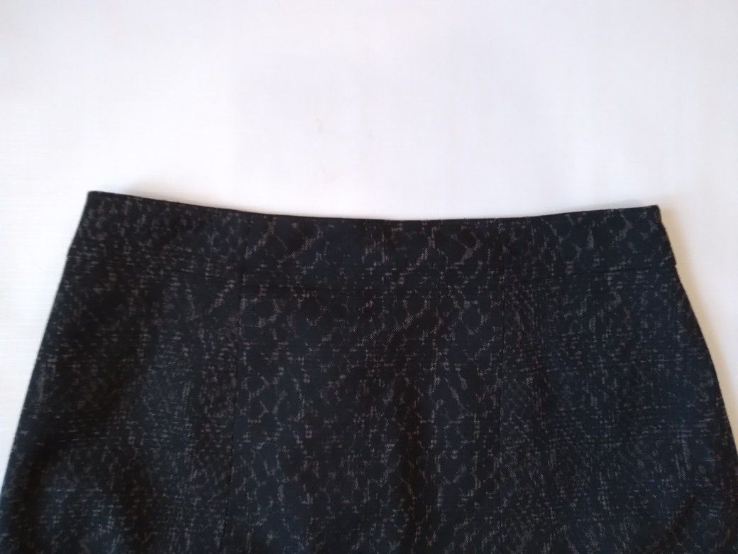 Tahari Size 14 Black & Tan Madie Snake Skin Print Knee Length Pencil Skirt EUC