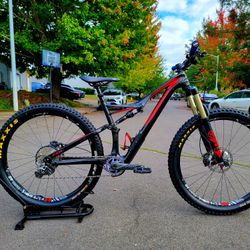 Specialized Stumpjumper Expert 6Fattie Carbon (Large)/ 27.5 DT-Swiss XR 150