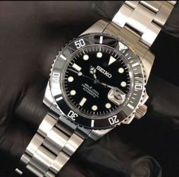 Black Seiko Watch with Automatic movement