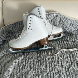 Roller Skates  Elle Jackson