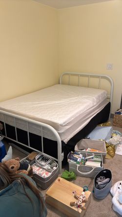 Metal Beg Frame W/ Box Spring + Mattress
