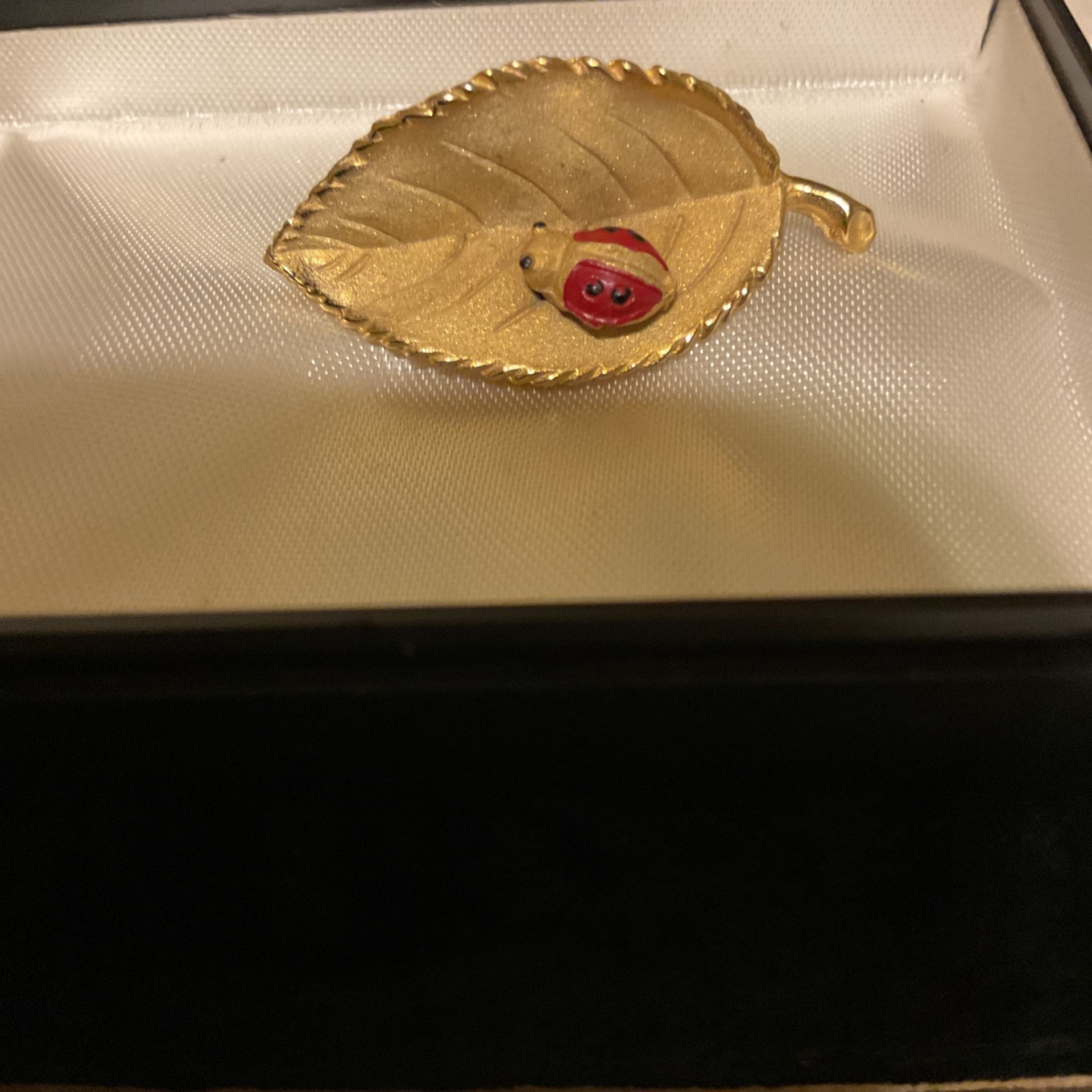 Vintage Goldtone Small Leaf With Ladybug Brooch