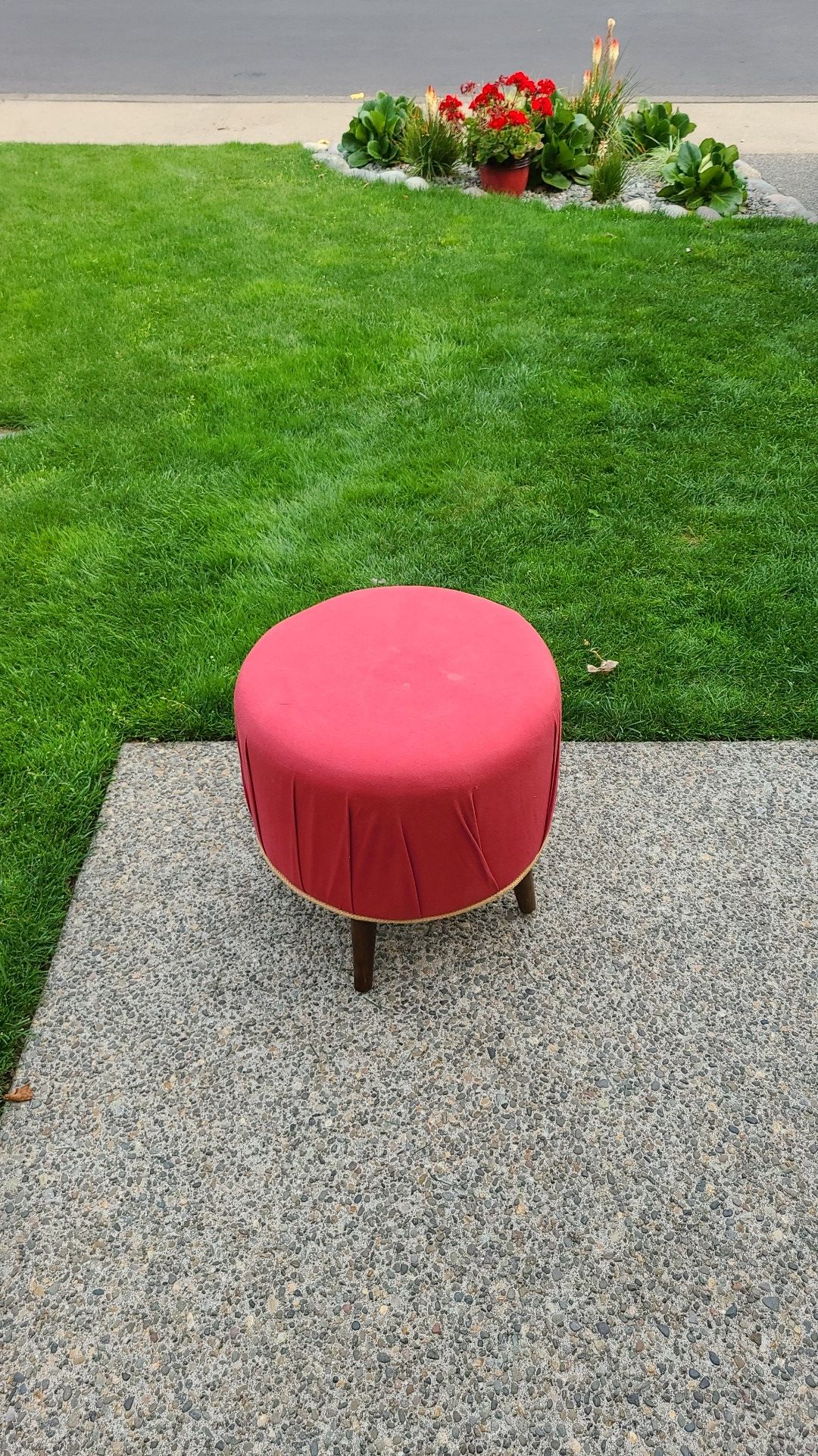 Red ottoman Foot stool