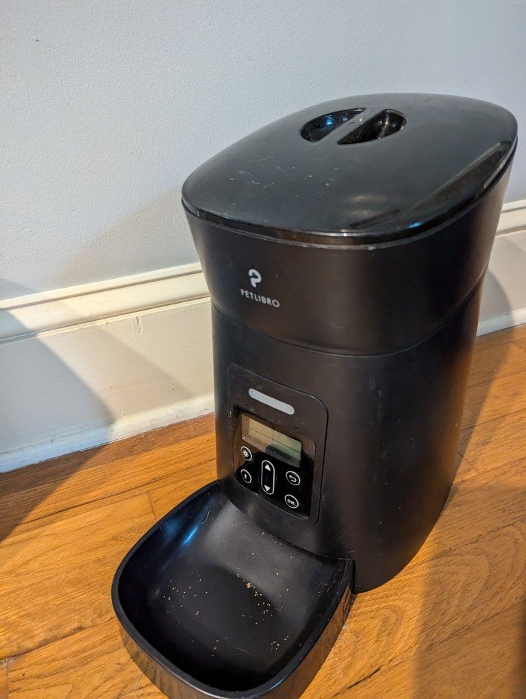 Automatic Cat Feeder