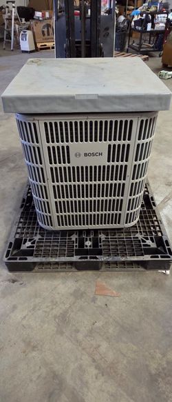Like-New Bosch 5-Ton Inverter Heat Pump Condenser Model: BOVB-60HDN1-M18M