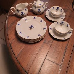 Vintage  Tea Set With Cream & Sugar 5 Dessert Plates 