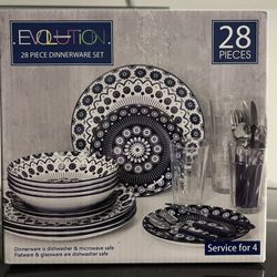 NEW Evolution 28pc Dinnerware Set $40
