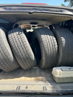 Tires llantas 265 /70 R16