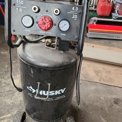 HUSKY 20 GAL COMPRESSOR