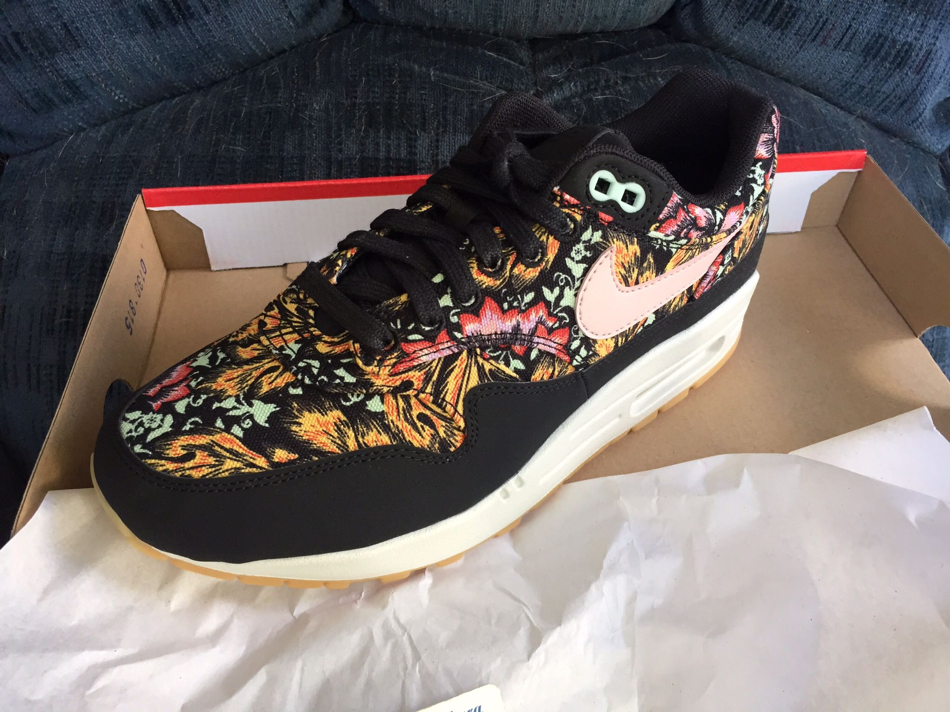 Nike Wmns Air Max 1 Spring Mix Sz 8 for Sale in San Ramon, CA - OfferUp