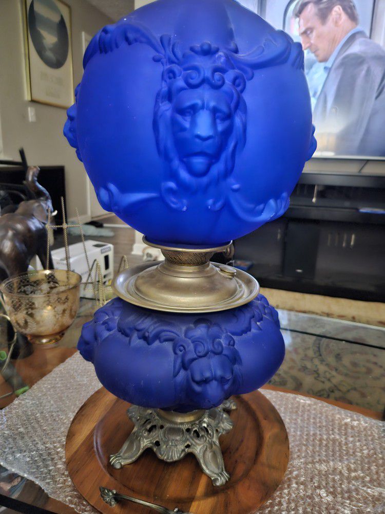 ANTIQUE VICTORIAN GWTW OIL KEROSENE GLASS RARE Blue SATIN LION BANQUET WHIMSICAL LAMP 