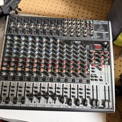 Behringer Xenyx X2222USB Mixer – Great Condition
