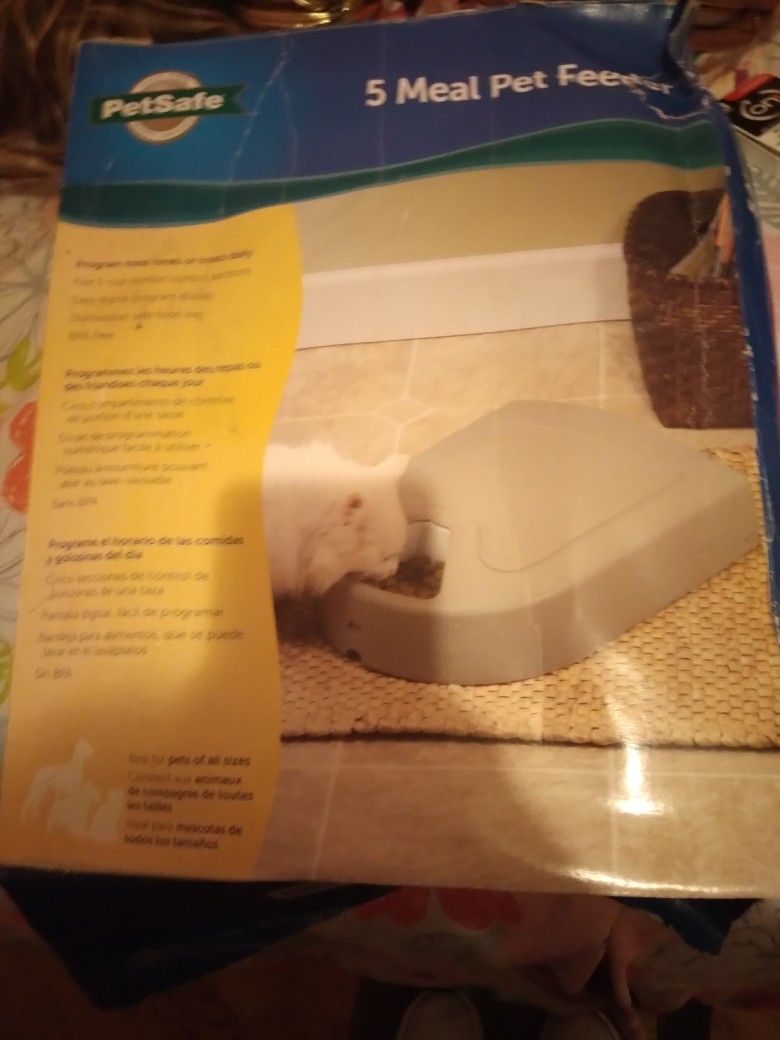 5 Meal Pet Feeder