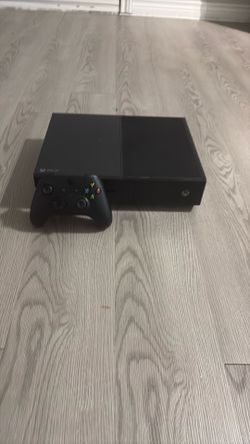 Xbox One with controller
