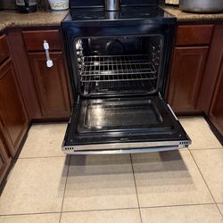 GE EasyWash Oven Tray 30-in Glass Top 5 burners 5.3-cu ft Air Fry Convection Oven Freestanding Electric Range ( Stainless Steel )