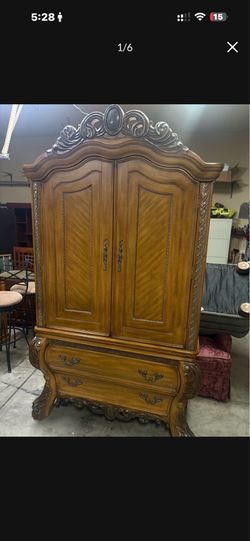 Armoire/dresser/closet