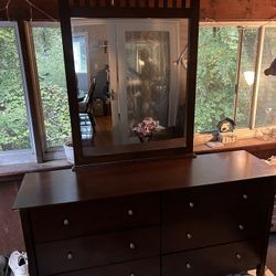 6 Drawer Bureau With Mirror