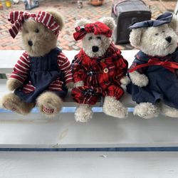 Lot Of 3 Boyd’s Bears
