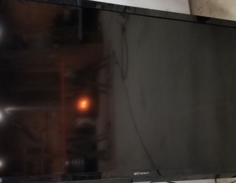 FREE!! 50 Inch EMERSON LED TV-broken! (Parts? Or Fix)