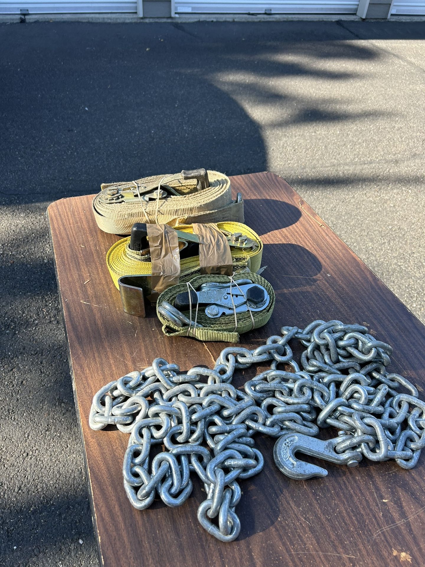 Straps/chain