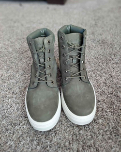 TIMBERLAND Hightops Shoes..size7 (PLEASE READ DESCRIPTION) Great for back to School ‼️