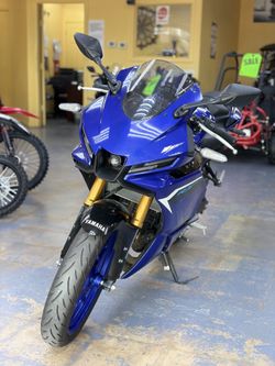 2025 Yamaha YZF R3 With Just 1200 Miles In Stock