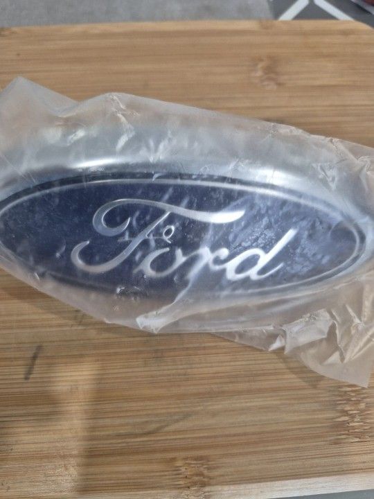 2010-2015 Ford Transit Connect Front Grille Emblem Blue Ford Oval Grill  NEW