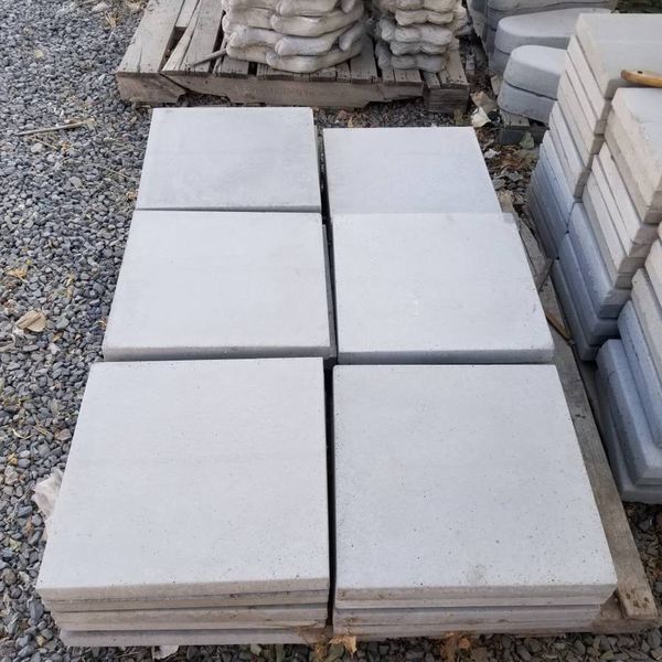 18"X18" CEMENT SMOOTH STEPPING STONE PAVERS 10 EACH for Sale in