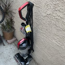 Eureka Vacuum Cleaner Model NEU610