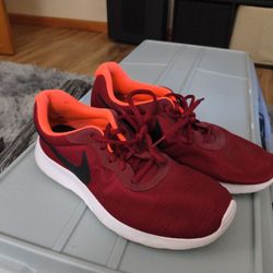 Men's Nike shoes size 10