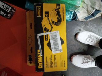 DeWalt 20v 4AH and 5AH battery starter kit