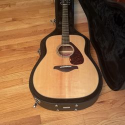 Yamaha FG 700S Acoustic Guitar With Hard Case