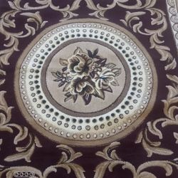 Elegant Living Room Rug