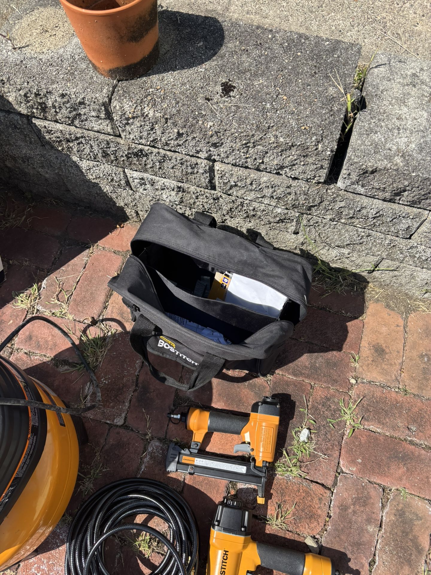 Air Compressor With Guns