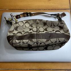 Authentic Coach Small Coach Mini Handbag Tote Purse in EXCELLENT Condition 