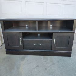 Free Entertainment Credenza and Side Table 