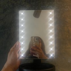 LED LIGHT UP MIRROR