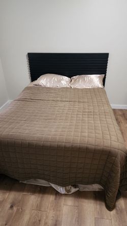 Queen Bed Frame, Mattress & 2 Pillows
