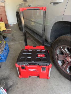 Milwaukee Packout rolling