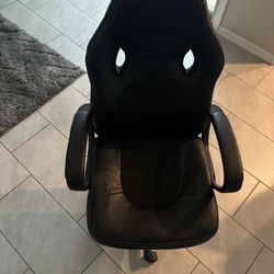 Black gaming/office chair