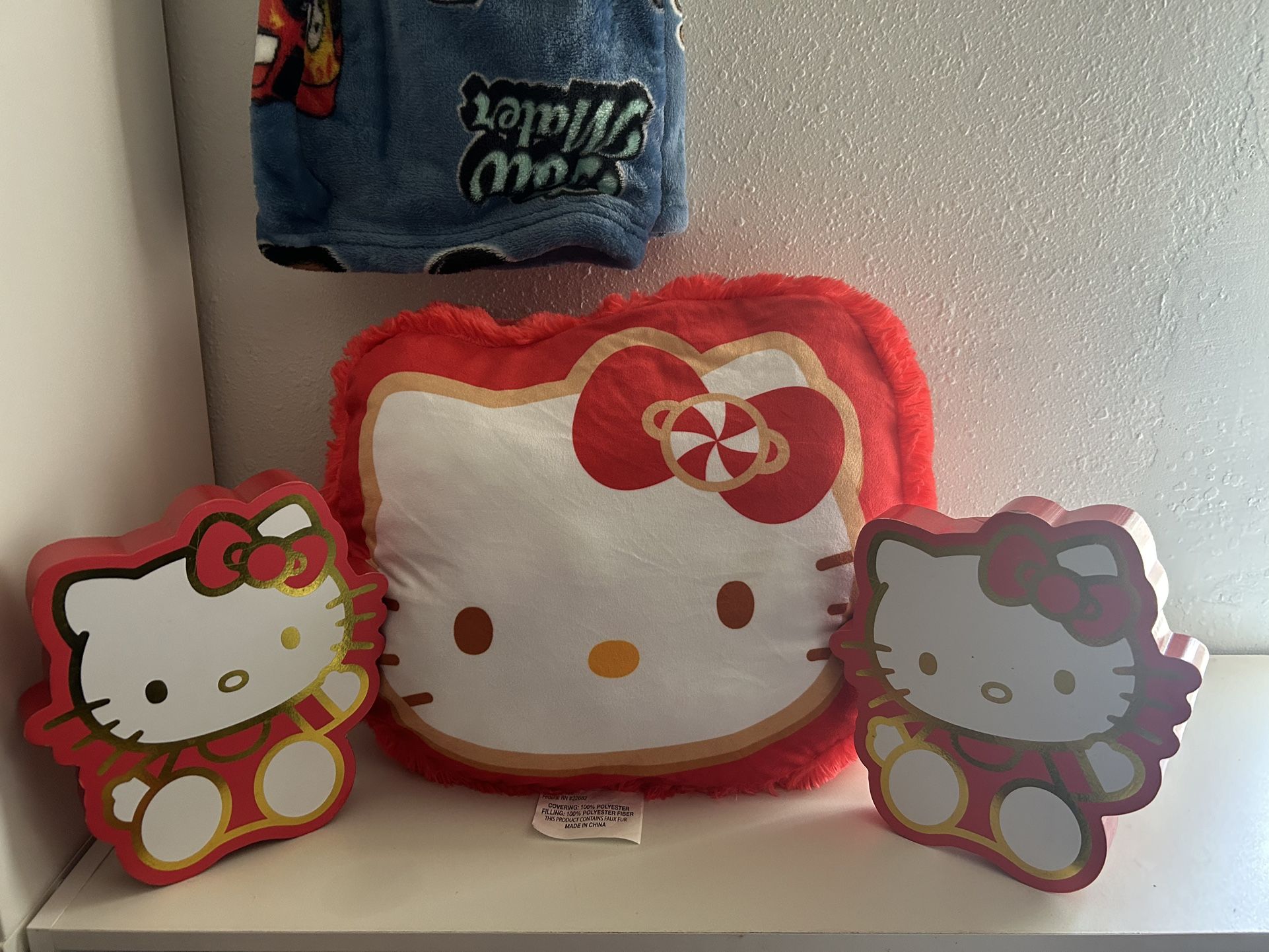 Hello Kitty Pillow And Decor