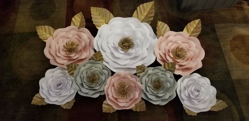 Paper flowers and paper roses. Flores de papel